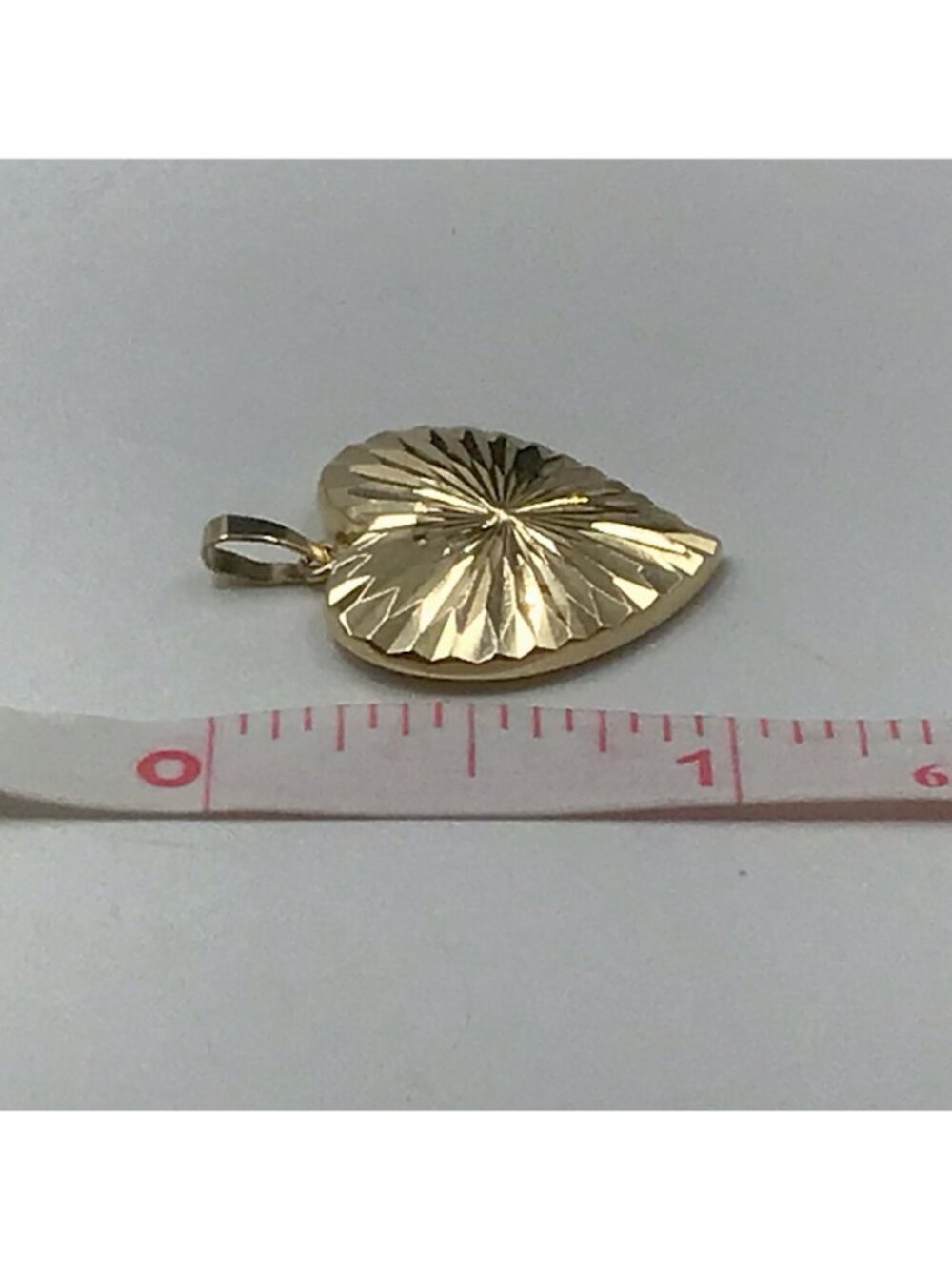 14K Yellow Gold Diamond-cut Heart Pendant 1.1 Grams 1” - Picture 5 of 9